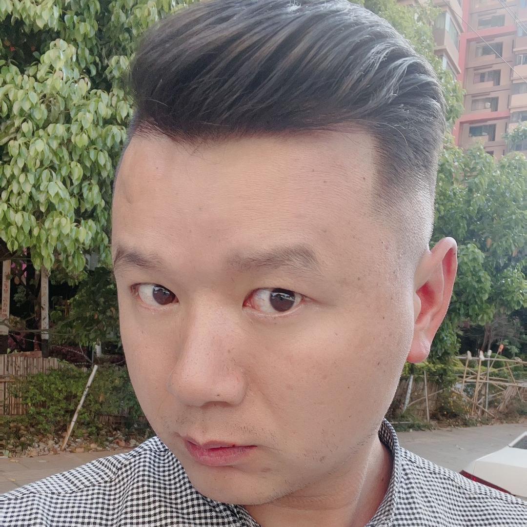 李颂霖