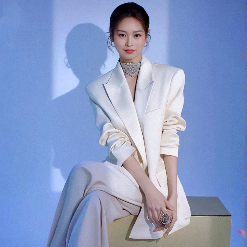 胡贝儿形体礼仪  梓悦