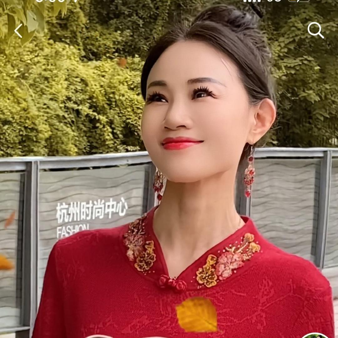 周君凤【君尚绮依】国风女装批发