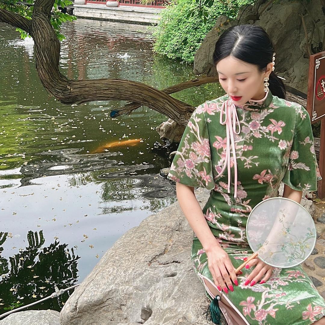 美人玉娇（定制旗袍）