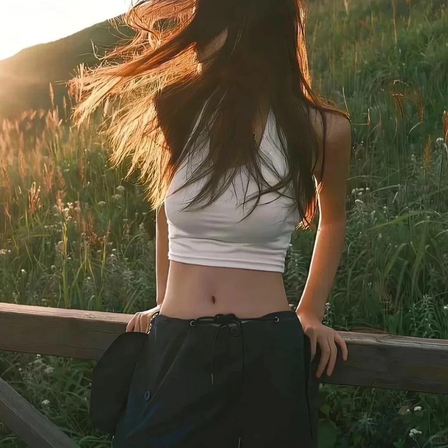 不是你的girl.