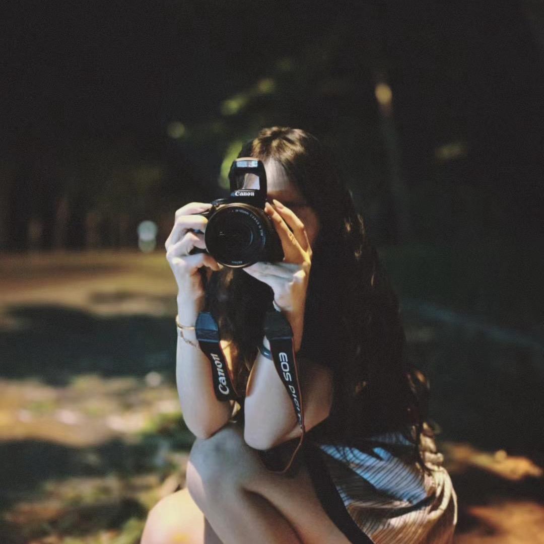 爱拍美女的女美啊