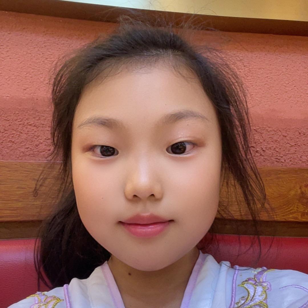 我有五个布娃娃。