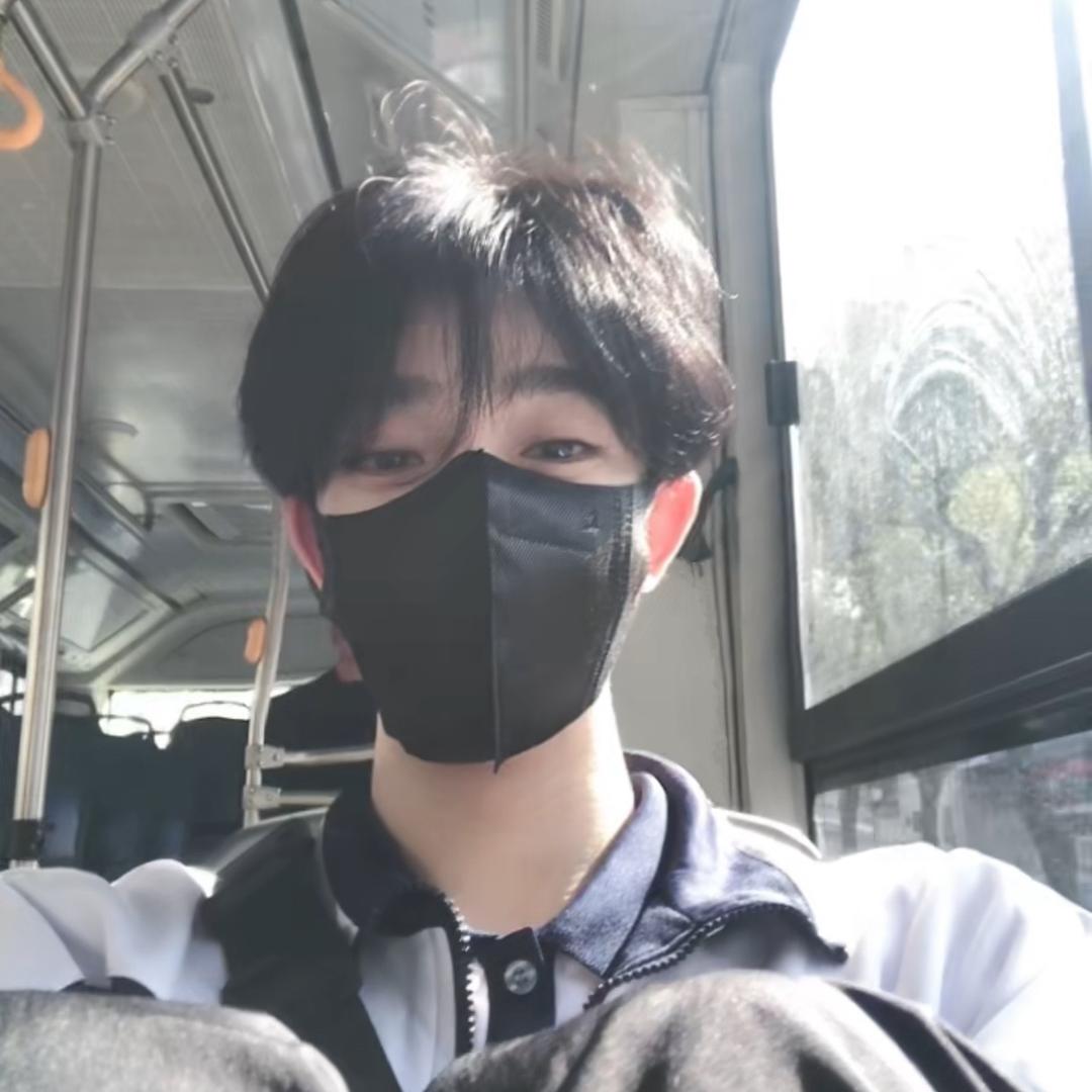 小辰🍭✈️