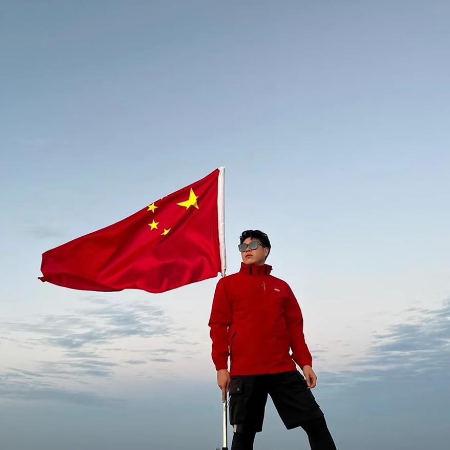 龙 岩 观察员