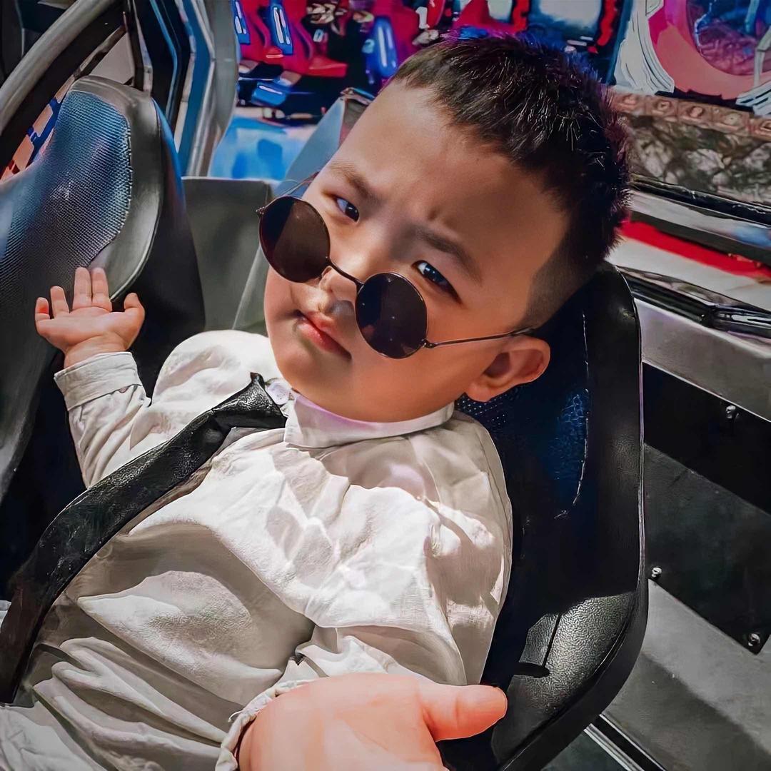 A丶轻州已过万重山