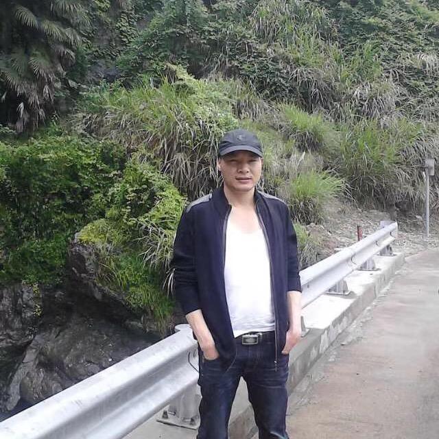 天在下雨我在想你