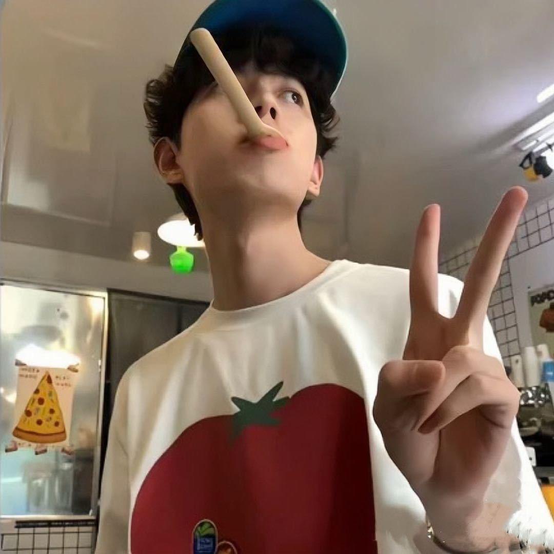 TT酒吧营销经理於於