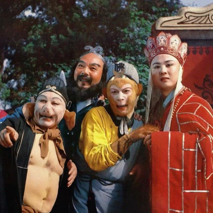 好吵