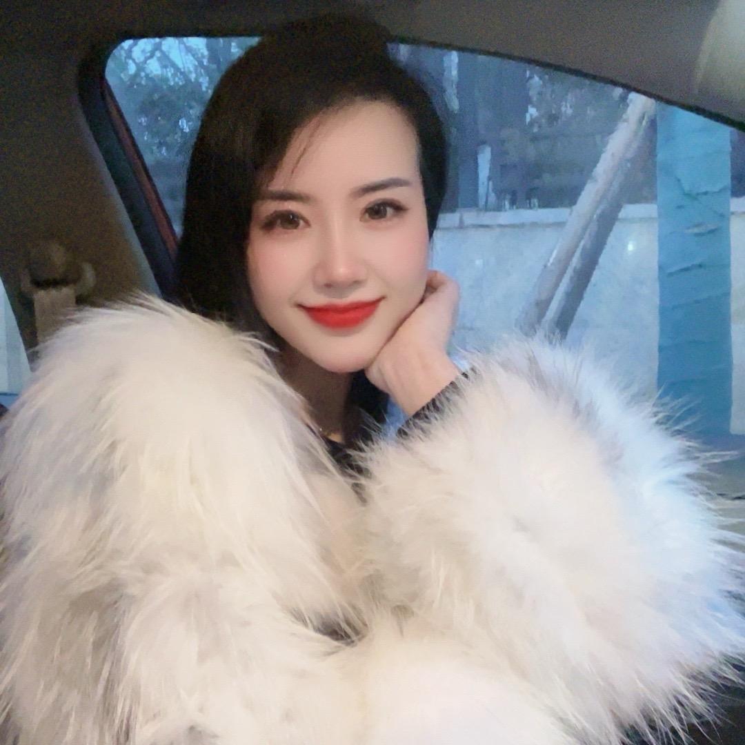 李 晓 晓 ·