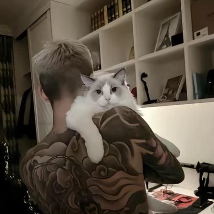 ㅤㅤㅤㅤㅤ第一次给了左手