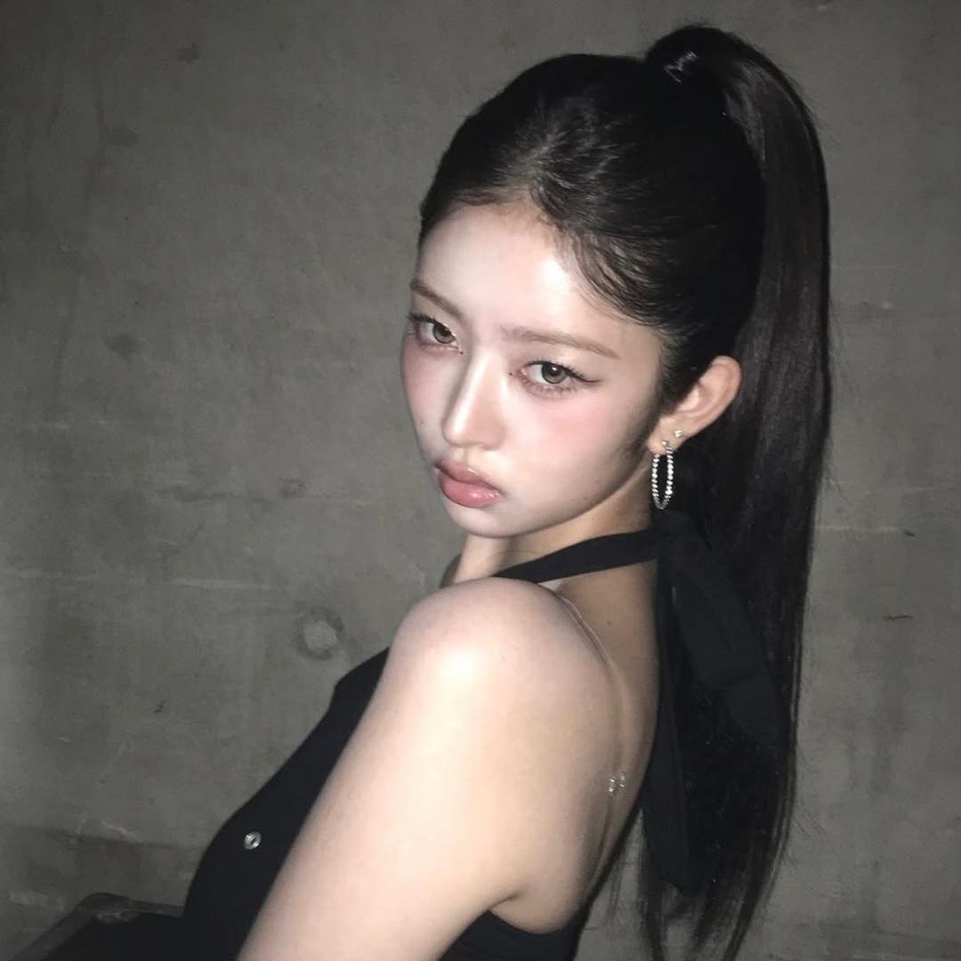 JENNIE.