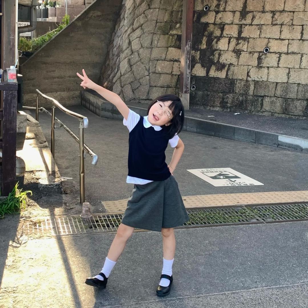 爱吃食物的女孩子