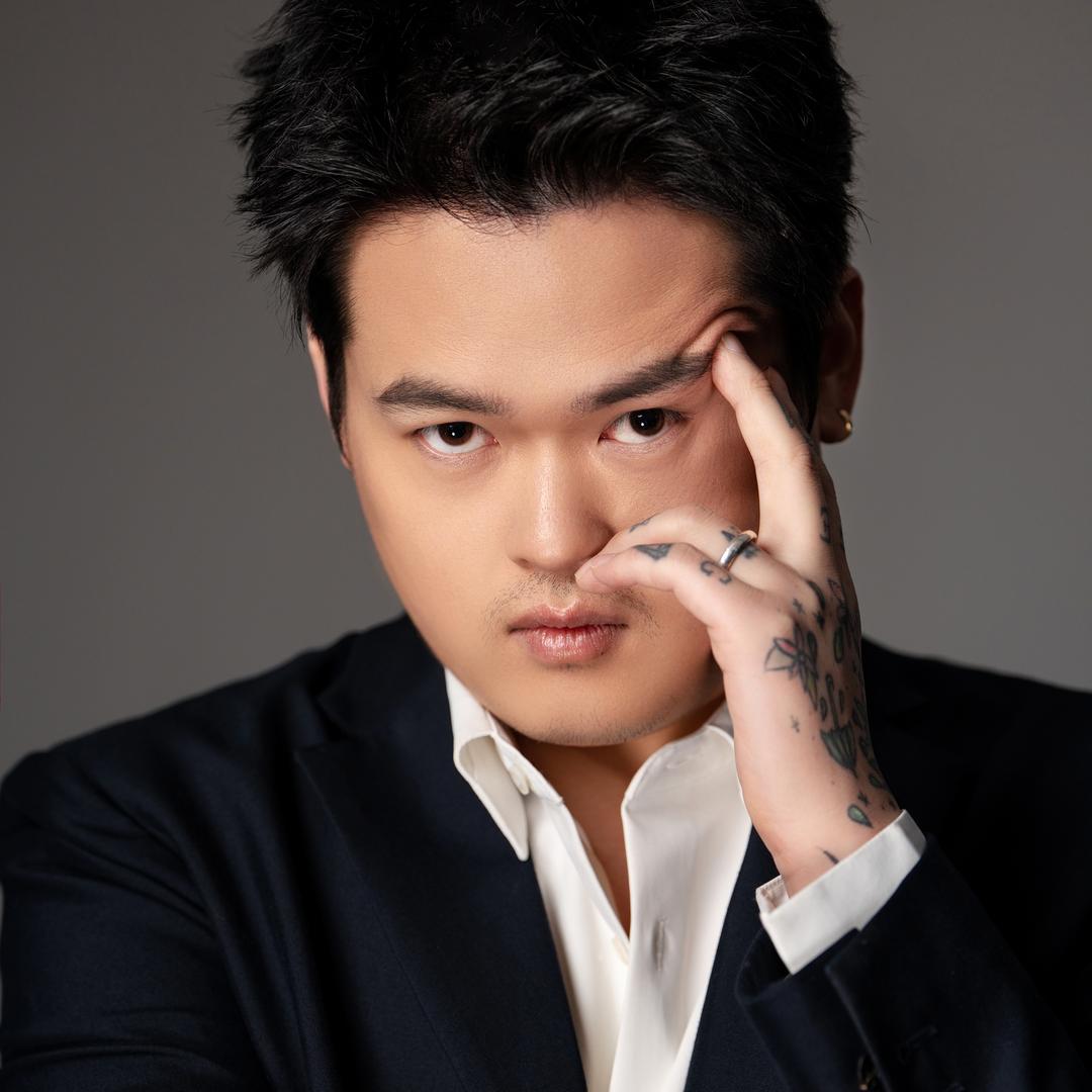 王锋男发