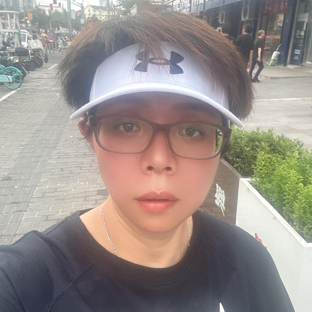 万国丽
