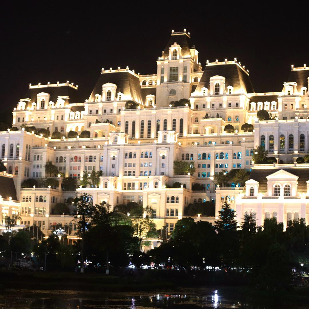 贵阳白宫民族服装出租