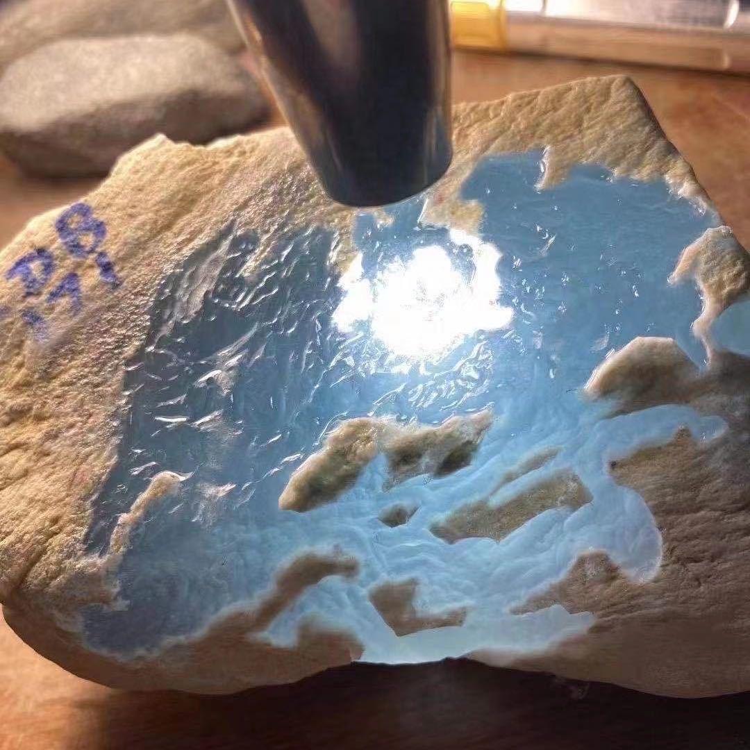 小石头翡翠珠宝