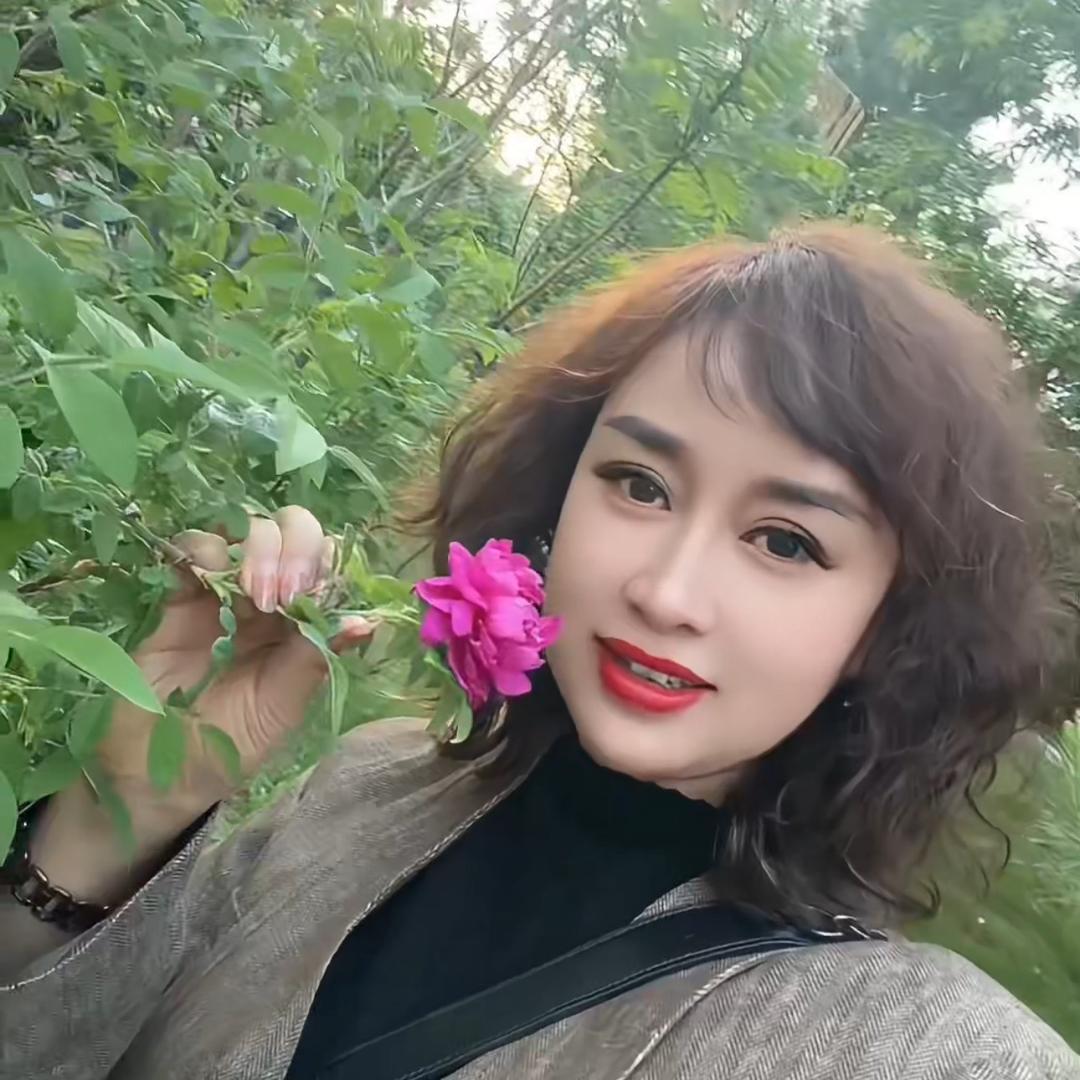 阿勒泰刘氏衣橱品质女装（刘翠英）