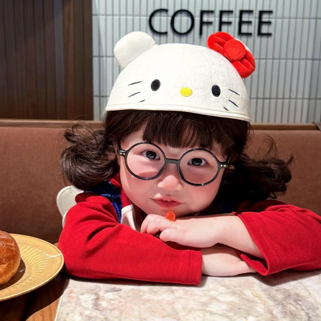 𝗖𝗮𝘁𝘁𝘆𝗹𝗹𝗼 🐾