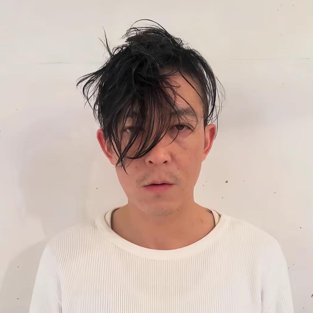 萨