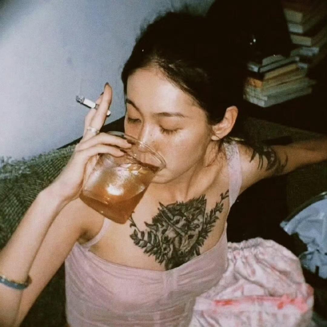 Y佳佳
