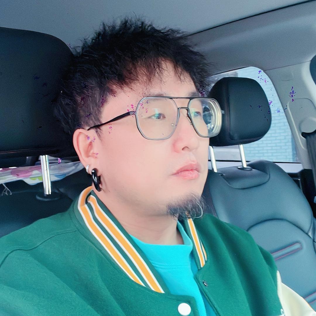 力G.杨