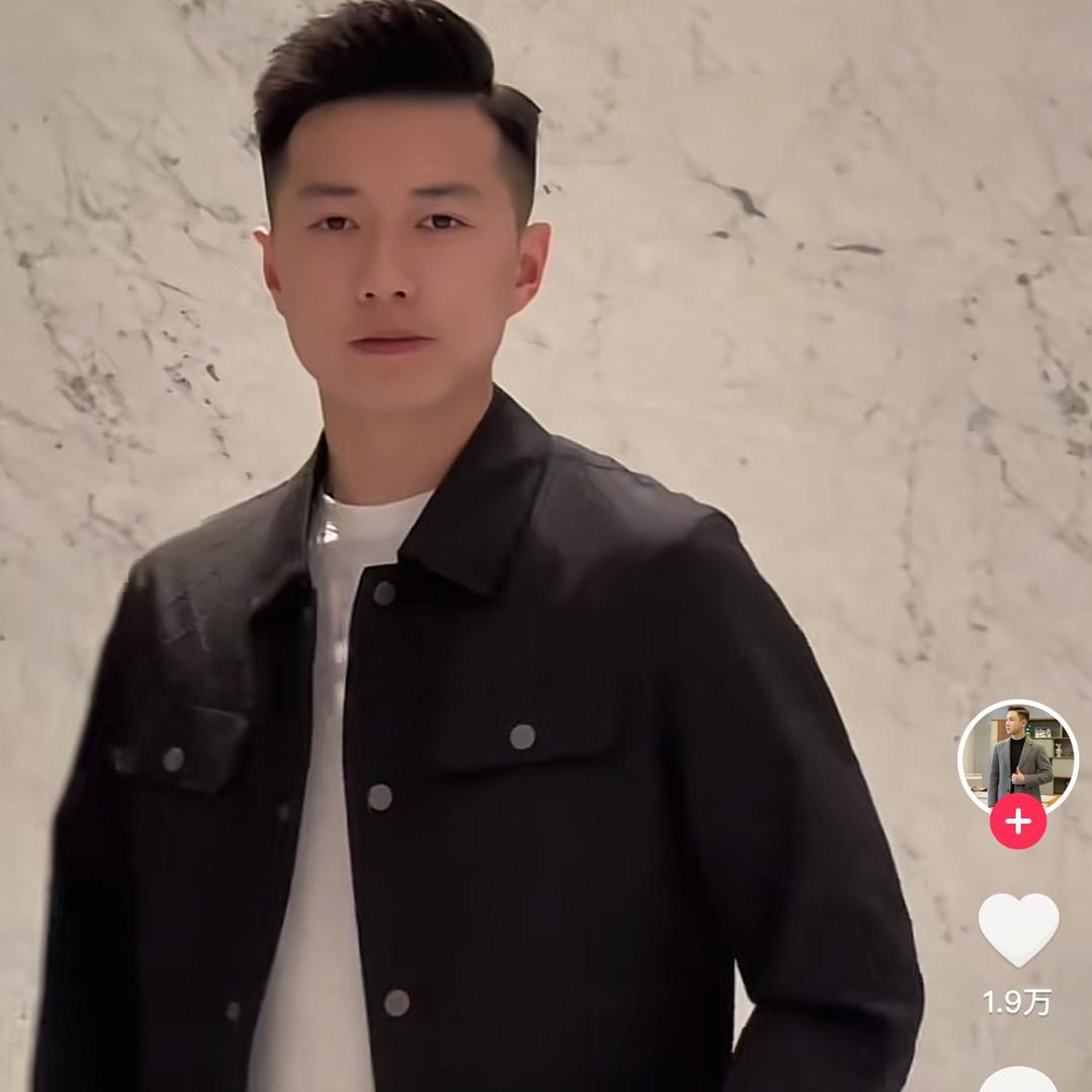 颜总。Cæ12月1 8号服装10周年庆典