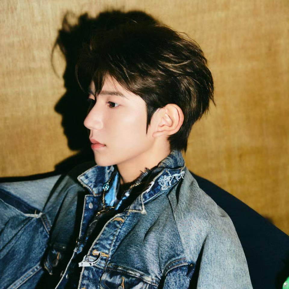 腊比小鑫💚🌾（见过十勤，王源送花版）