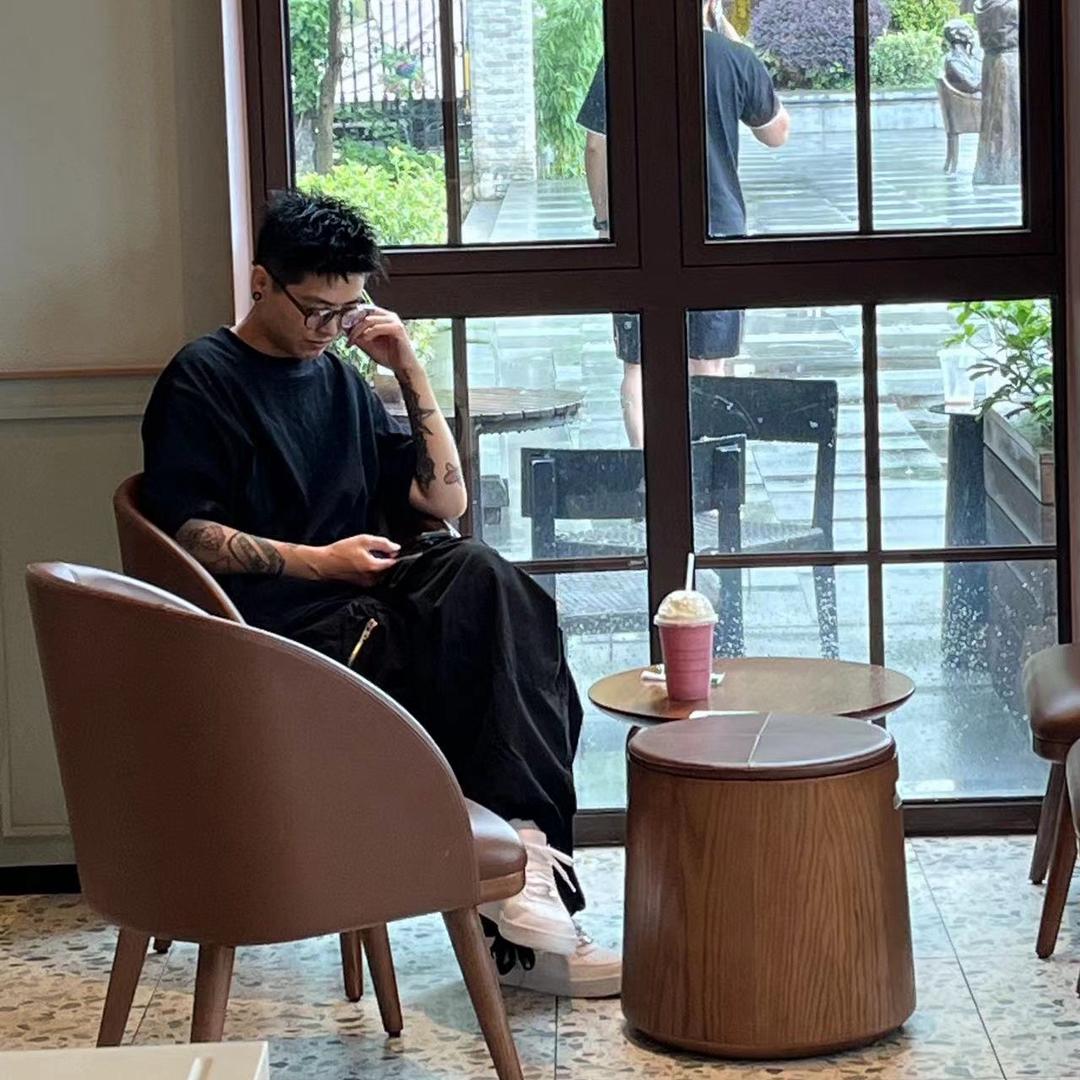 只有一米五