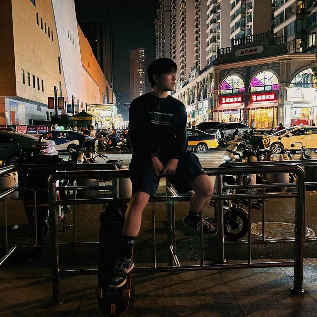 张园🏂（石家庄1844滑板俱乐部）