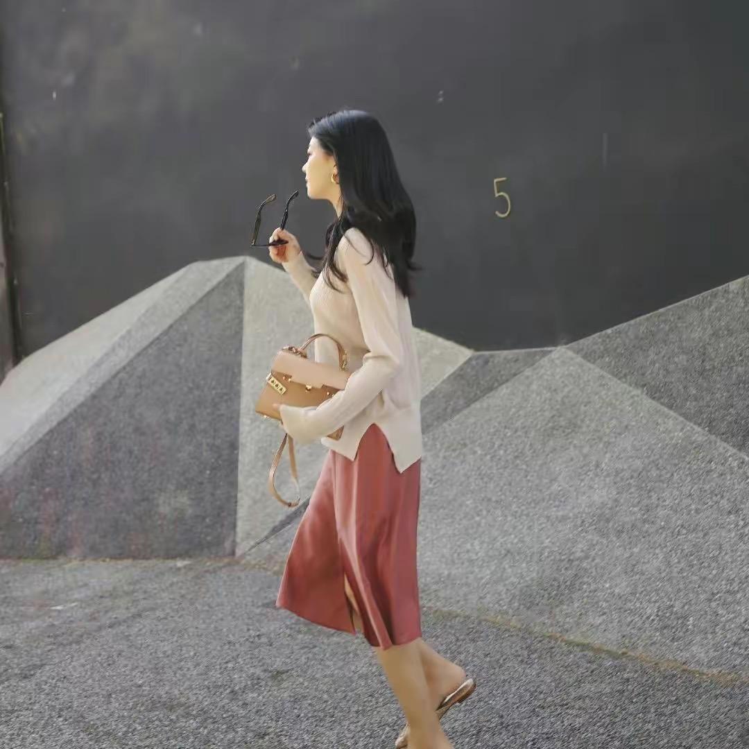 艾薇娜服饰