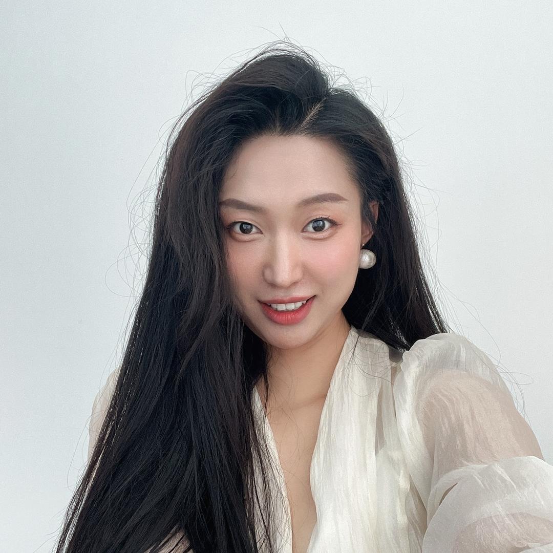 可薇美睫操镊手