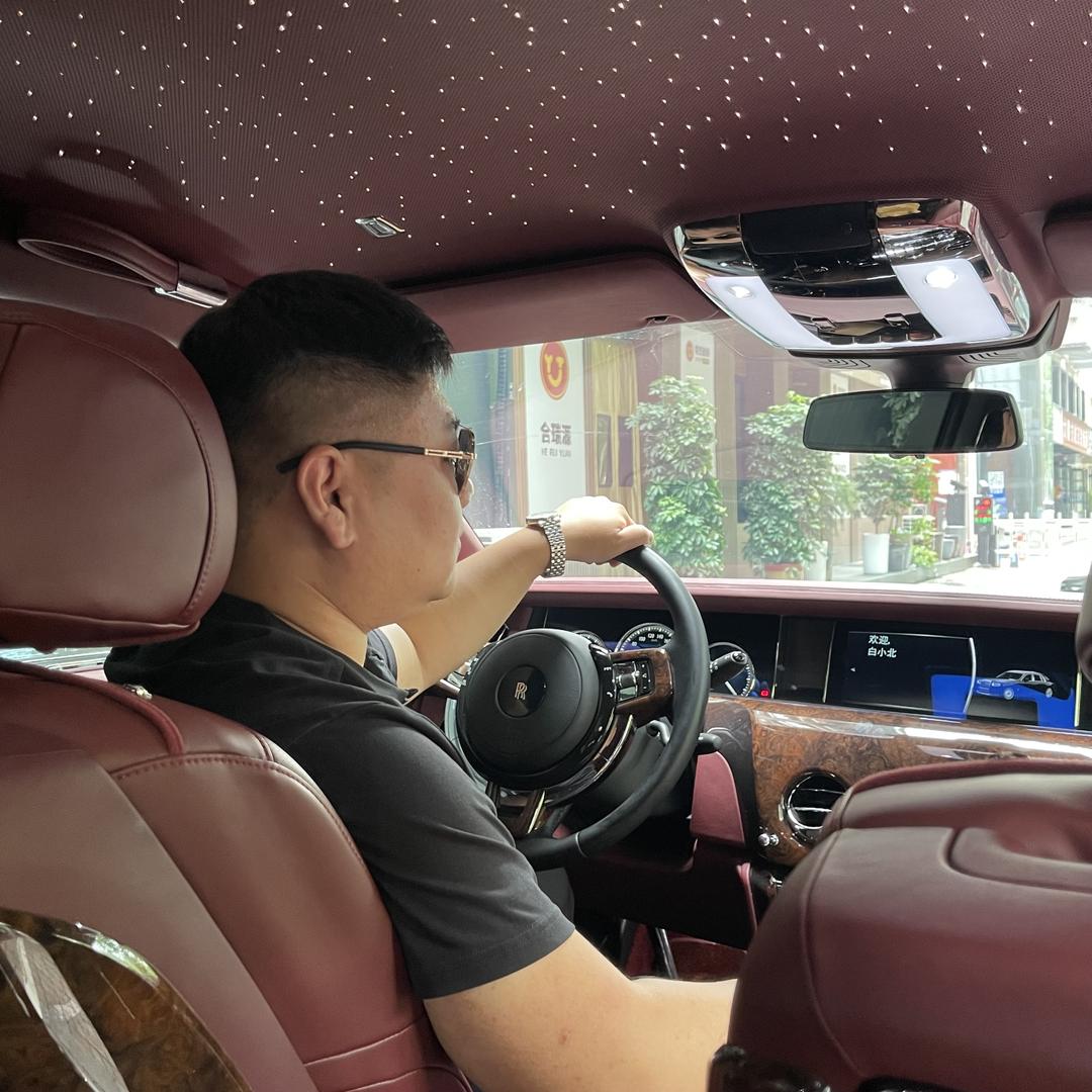 金灿灿 Rolls·Royce