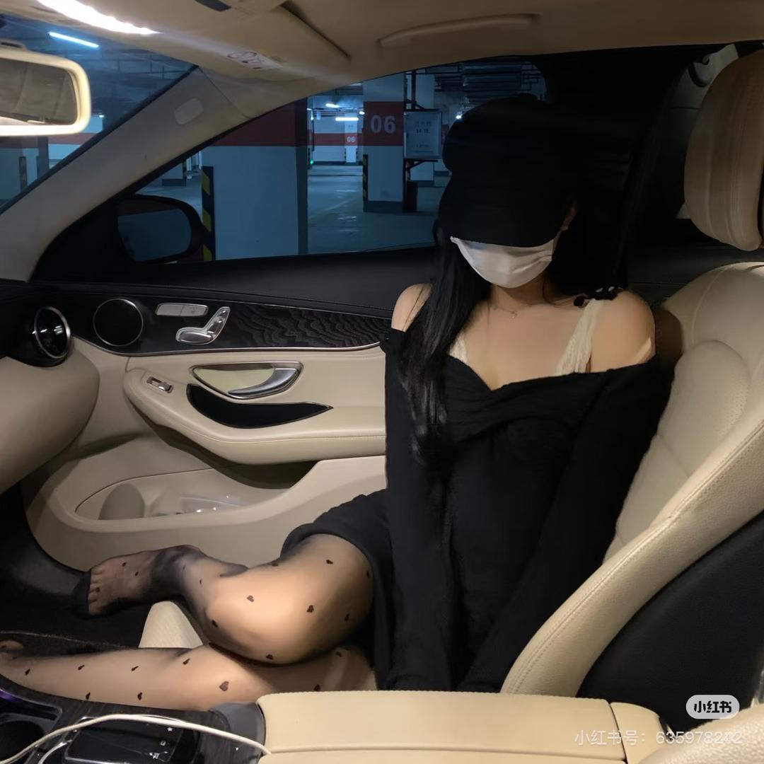 转身一个腿咚👄