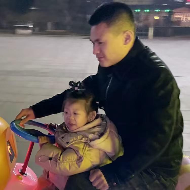 辉感恩相伴