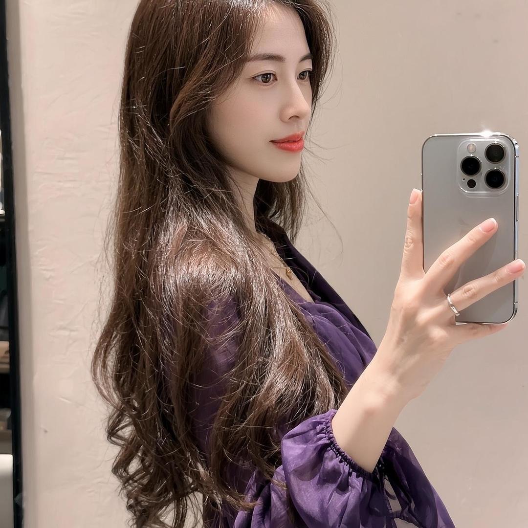 @嫣然