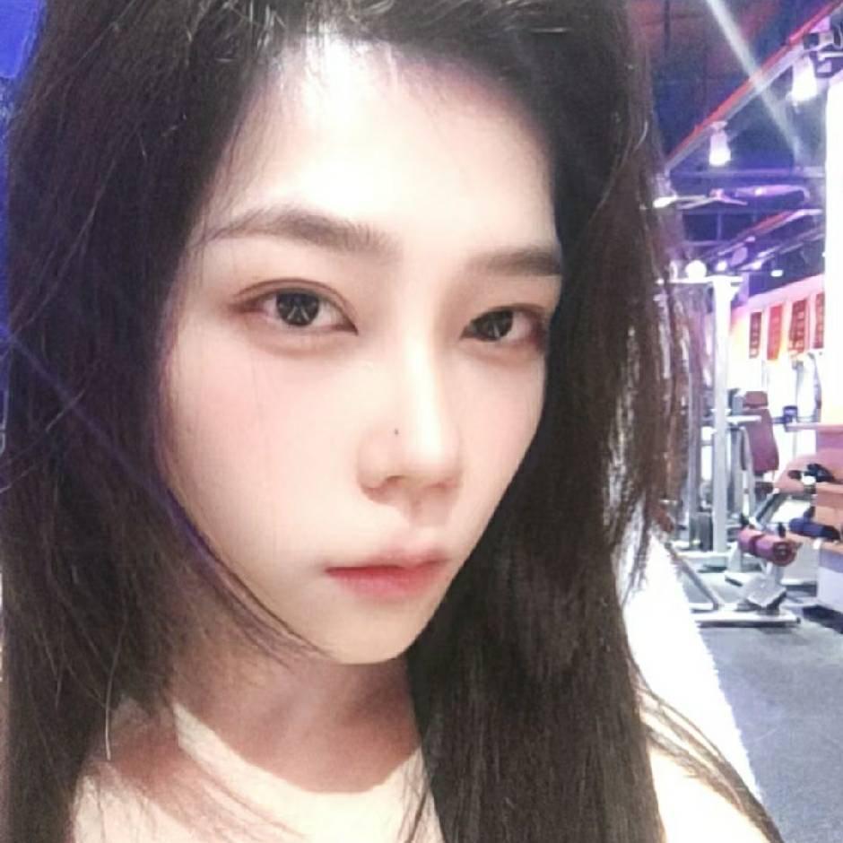 卖潮牌男装的可可