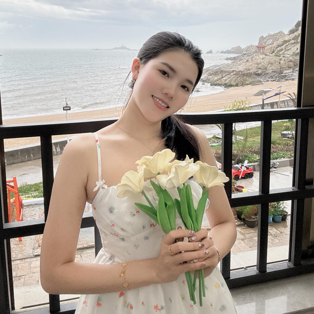 亮哥điện thoại trị mụn
