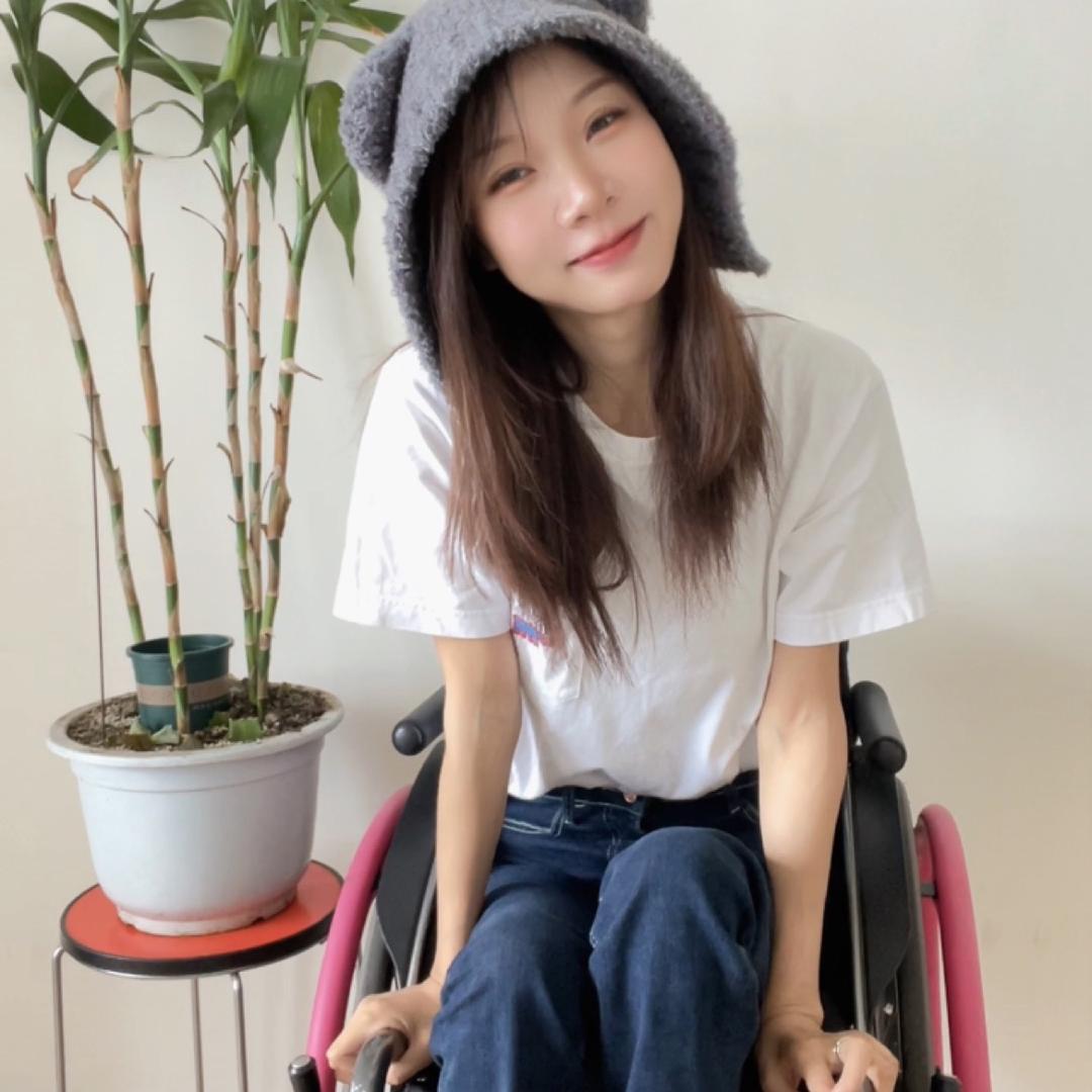 坐轮椅的大锤