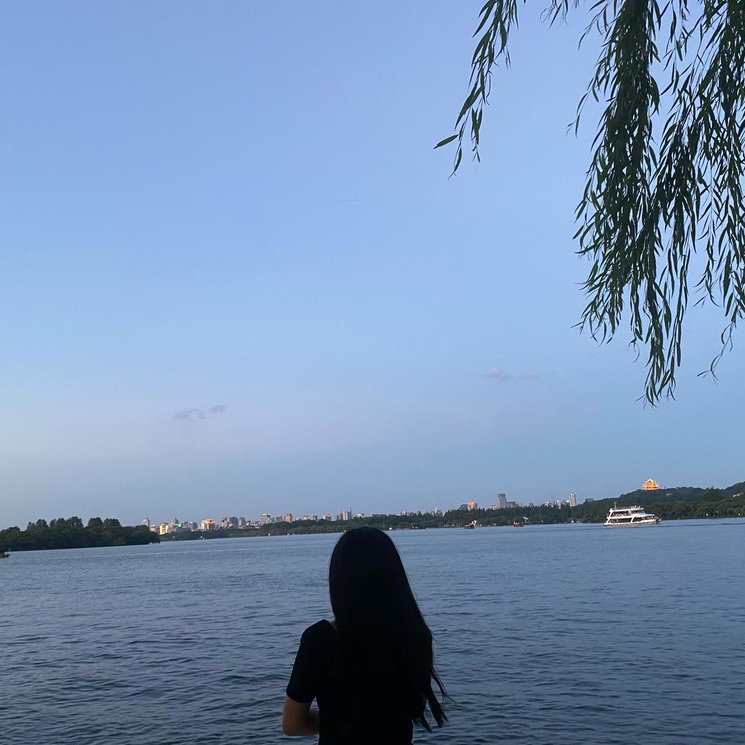 栗小妮🙈