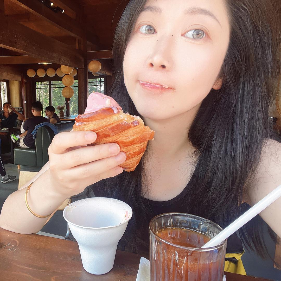 不是没睡醒只是长得困丶🍑