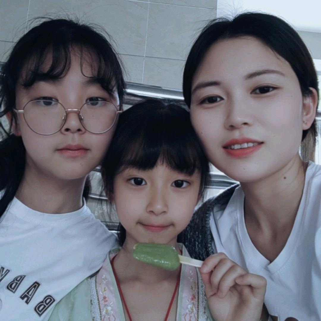 乐妈和两个女儿日常