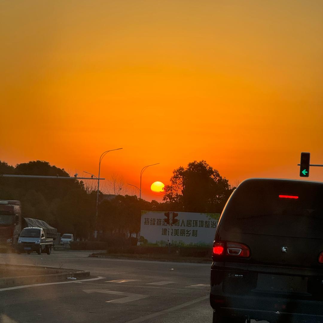 华博游泳馆吕教练