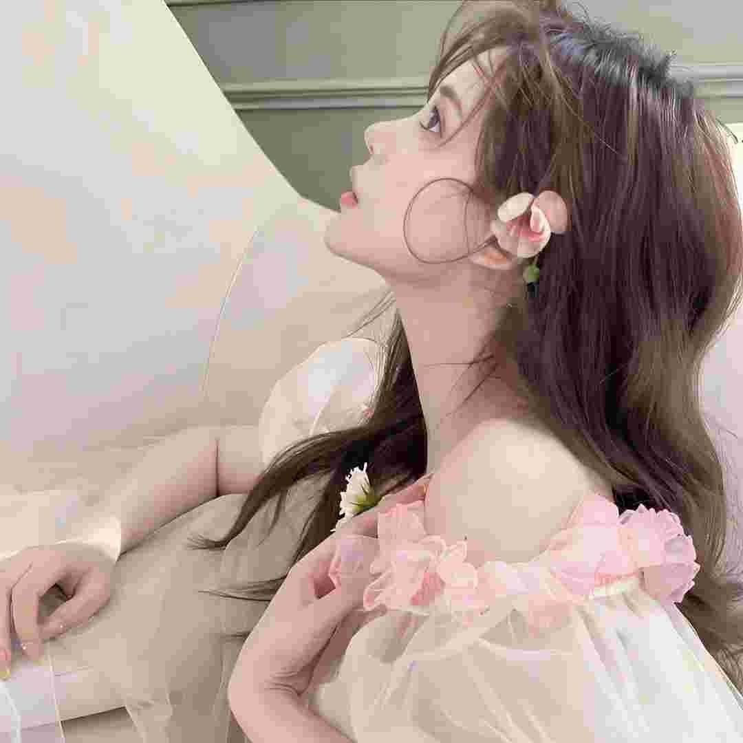 爱唱歌的女孩