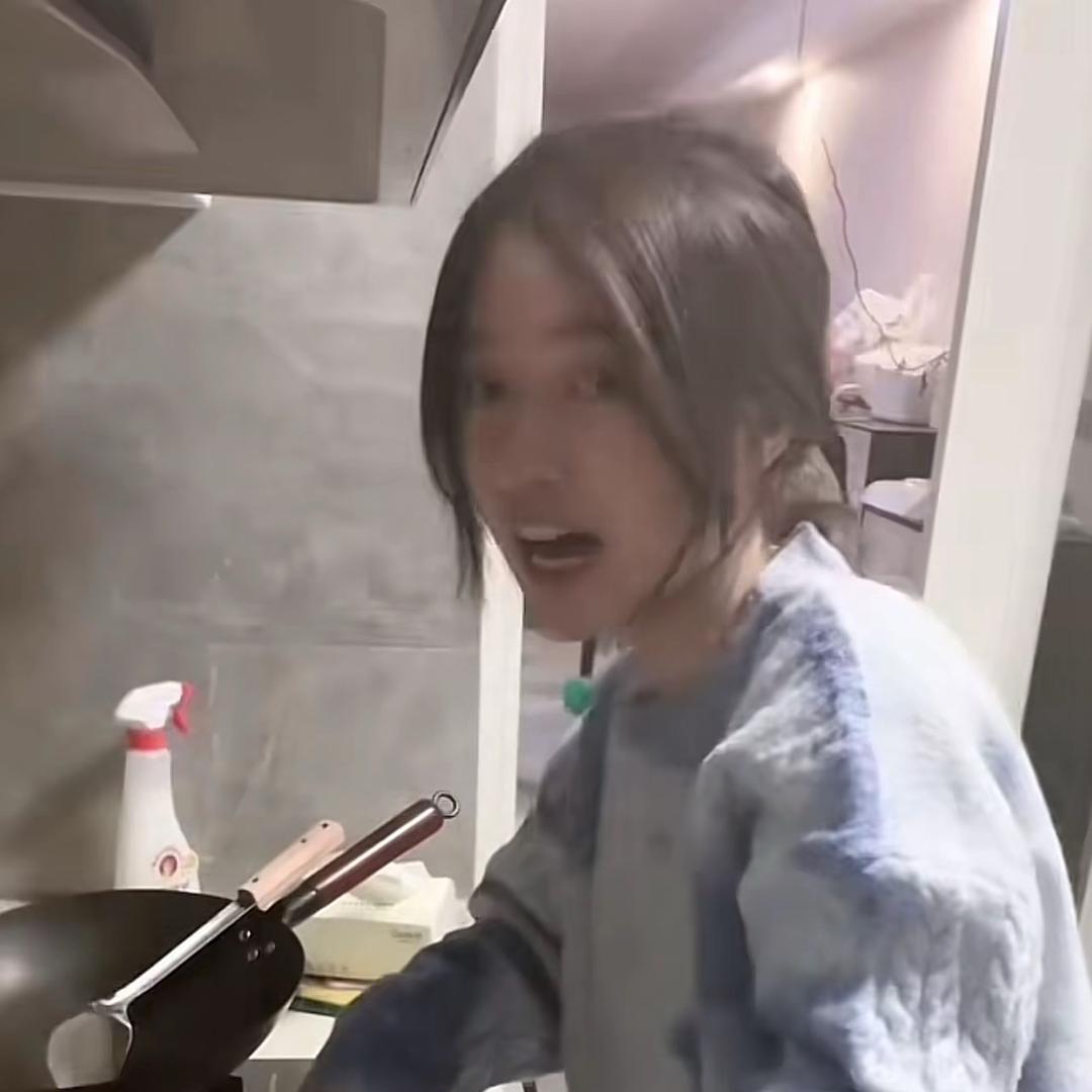 🌈恋上⁶尼古丁头像