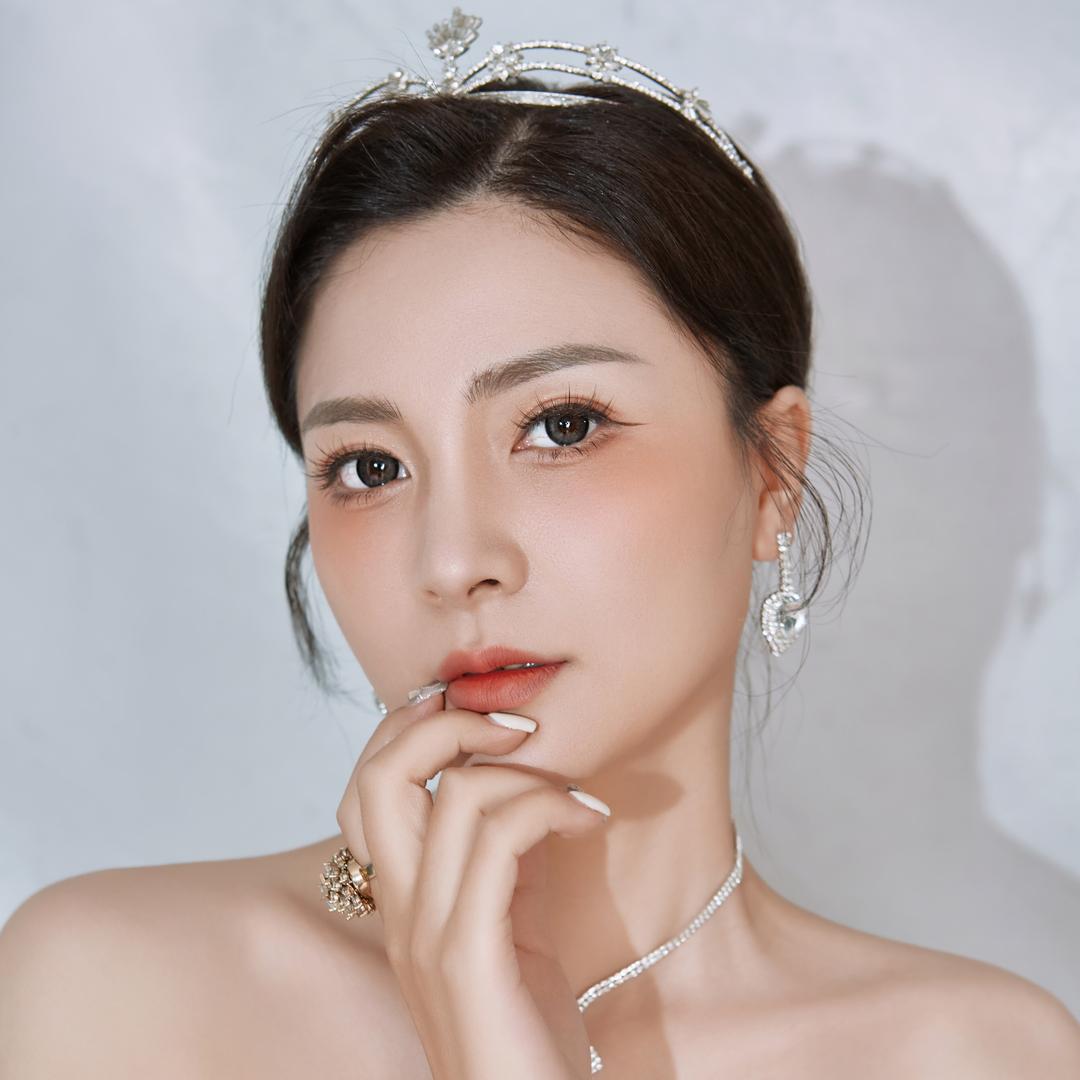 Ainube安卜美妆旗舰店正在直播