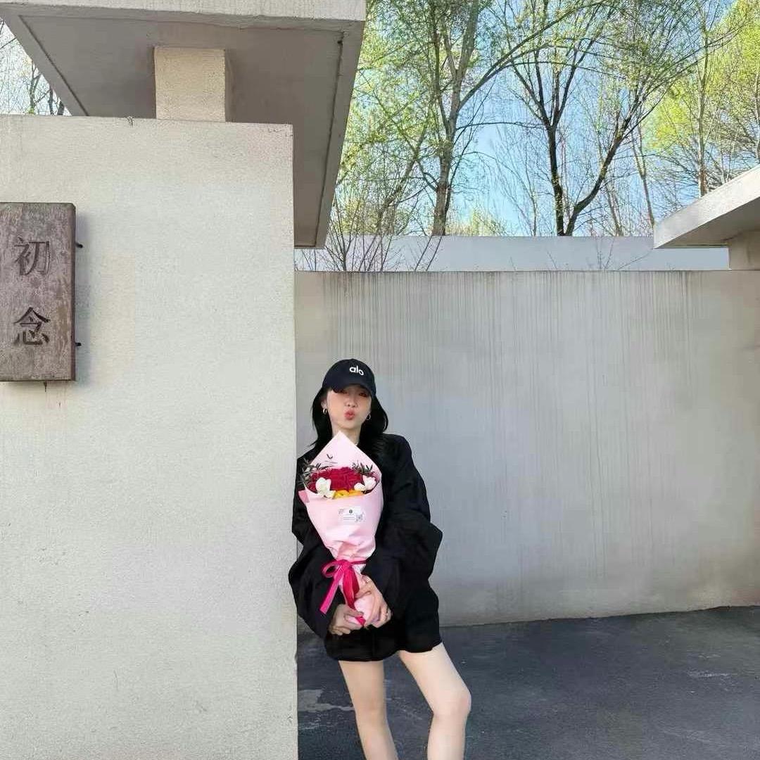 👧🏻