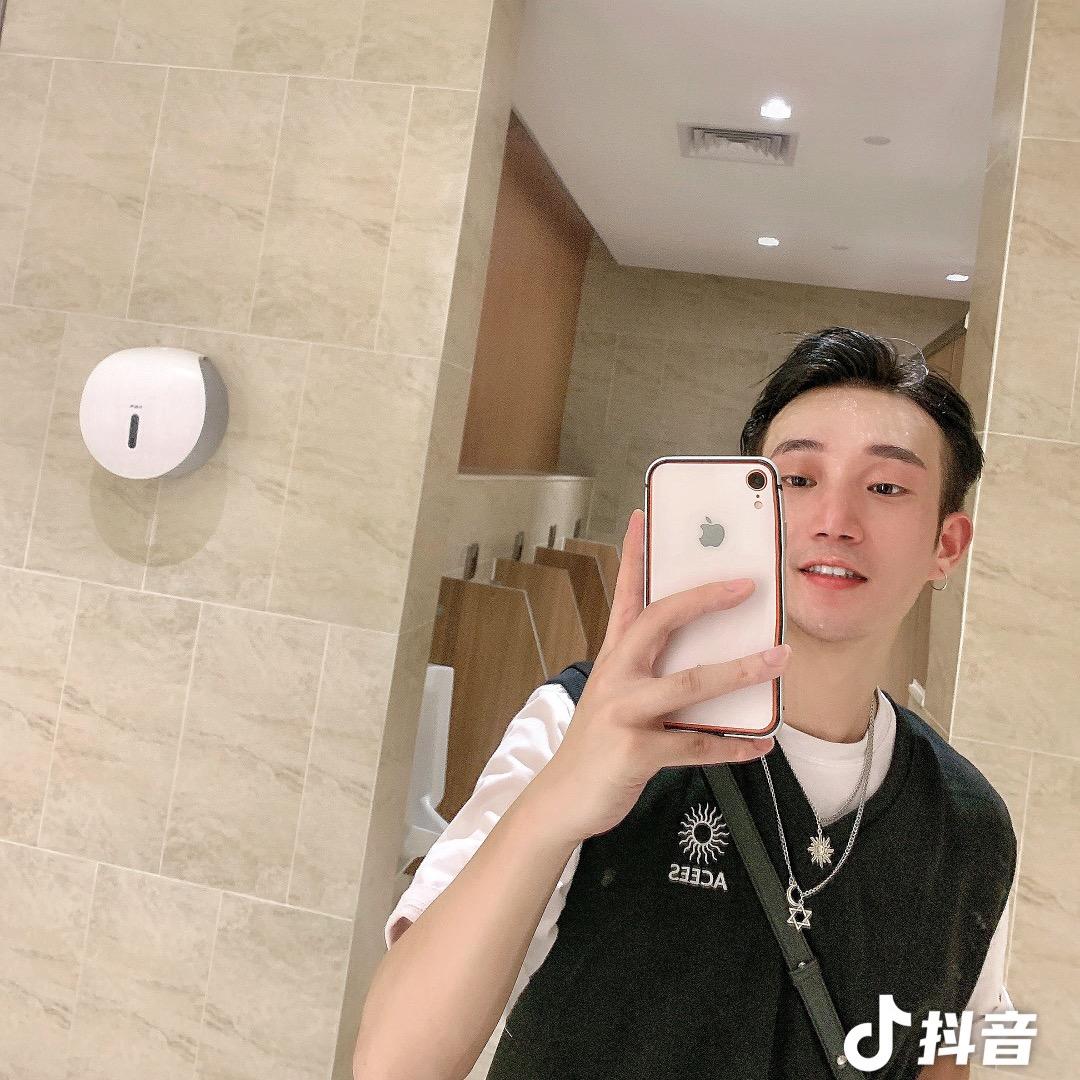 云梦瑞斯美业少杰