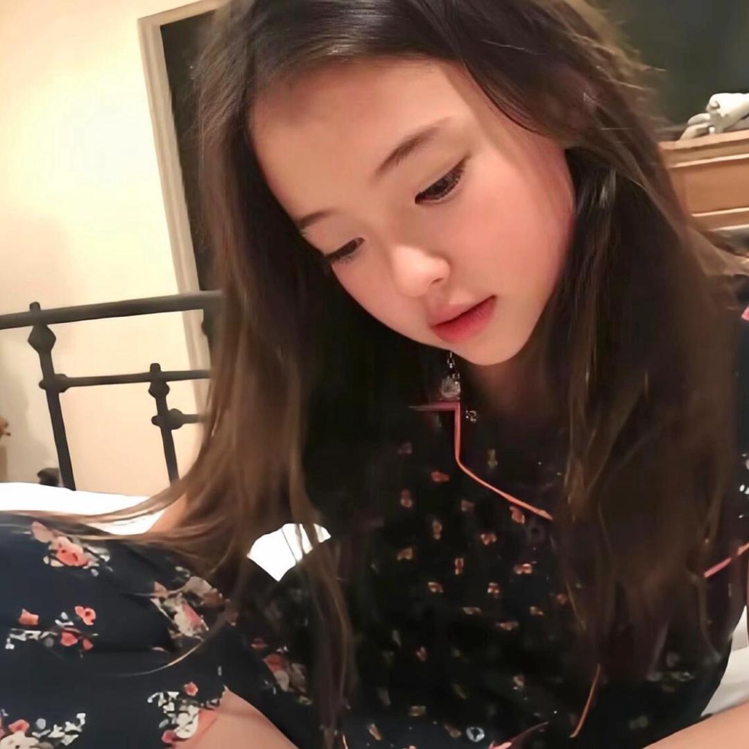 七一岸倩