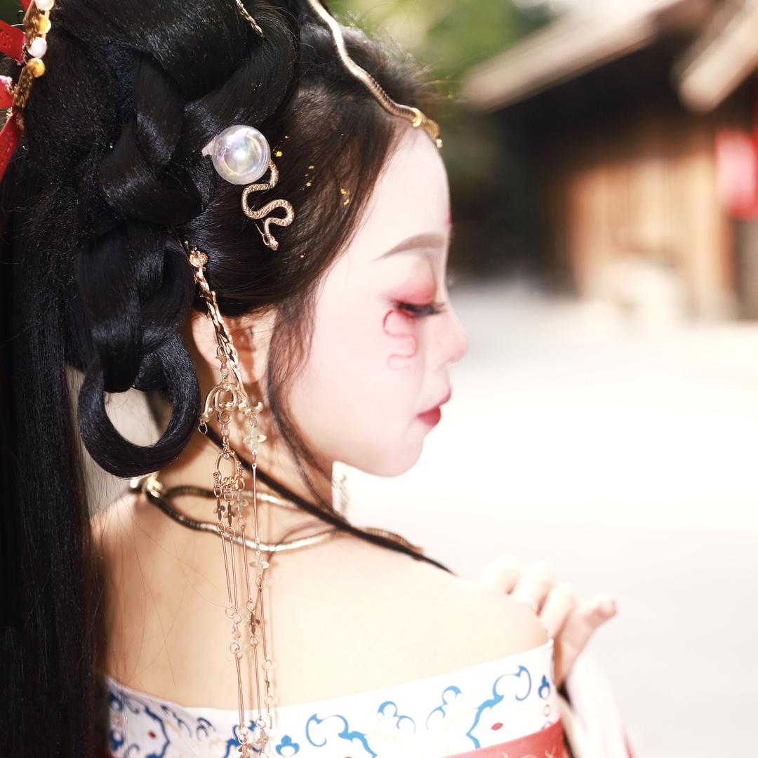 冷瞳是力量少女